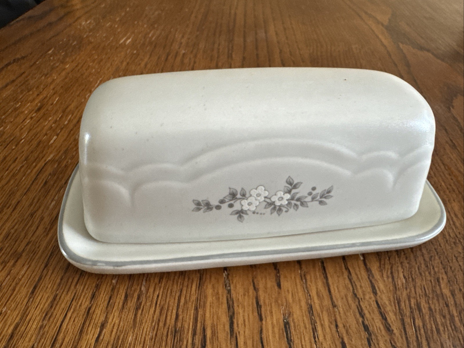 Pfaltzgraff Heirloom Covered Butter Dish Floral 028