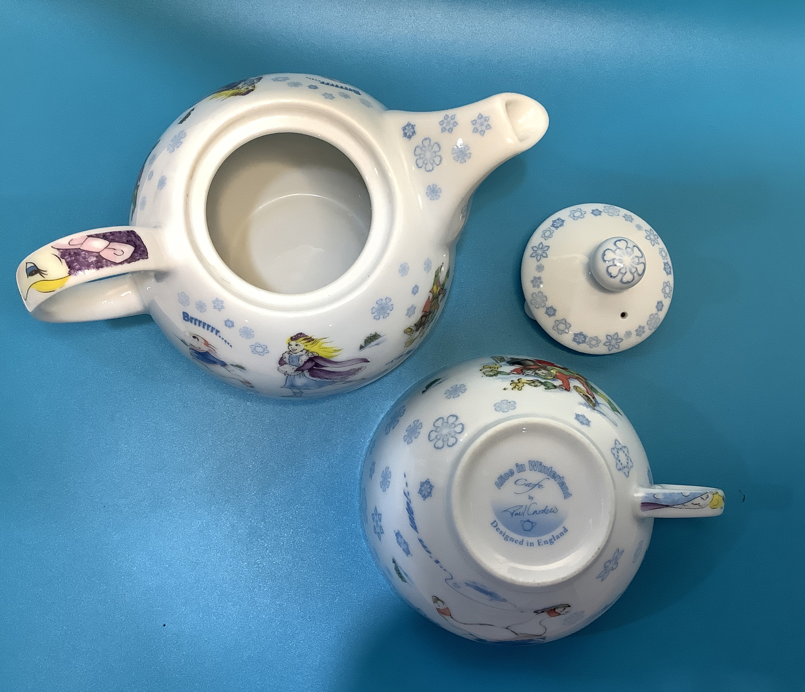 Paul Cardew Alice in Wonderland Winter Tea for One Teapot & Teacup Set