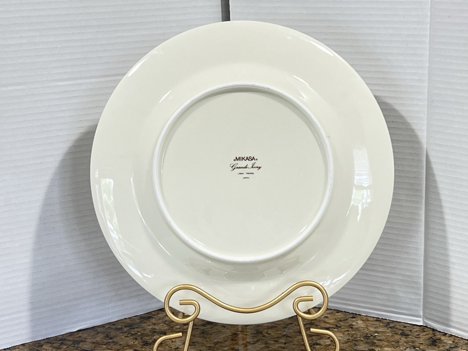 VTG 5 Pc Mikasa Grande Ivory 12 Chop Plate 10-7/8 Floral Porcelain Dinner Plates