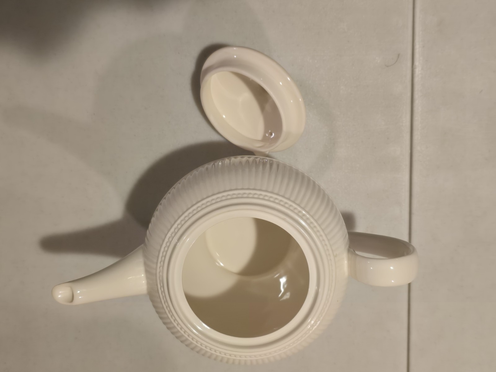 Wedgwood- Windsor – Tea Pot. 1 Tea Pot. Preowned. Nearly New Condition.