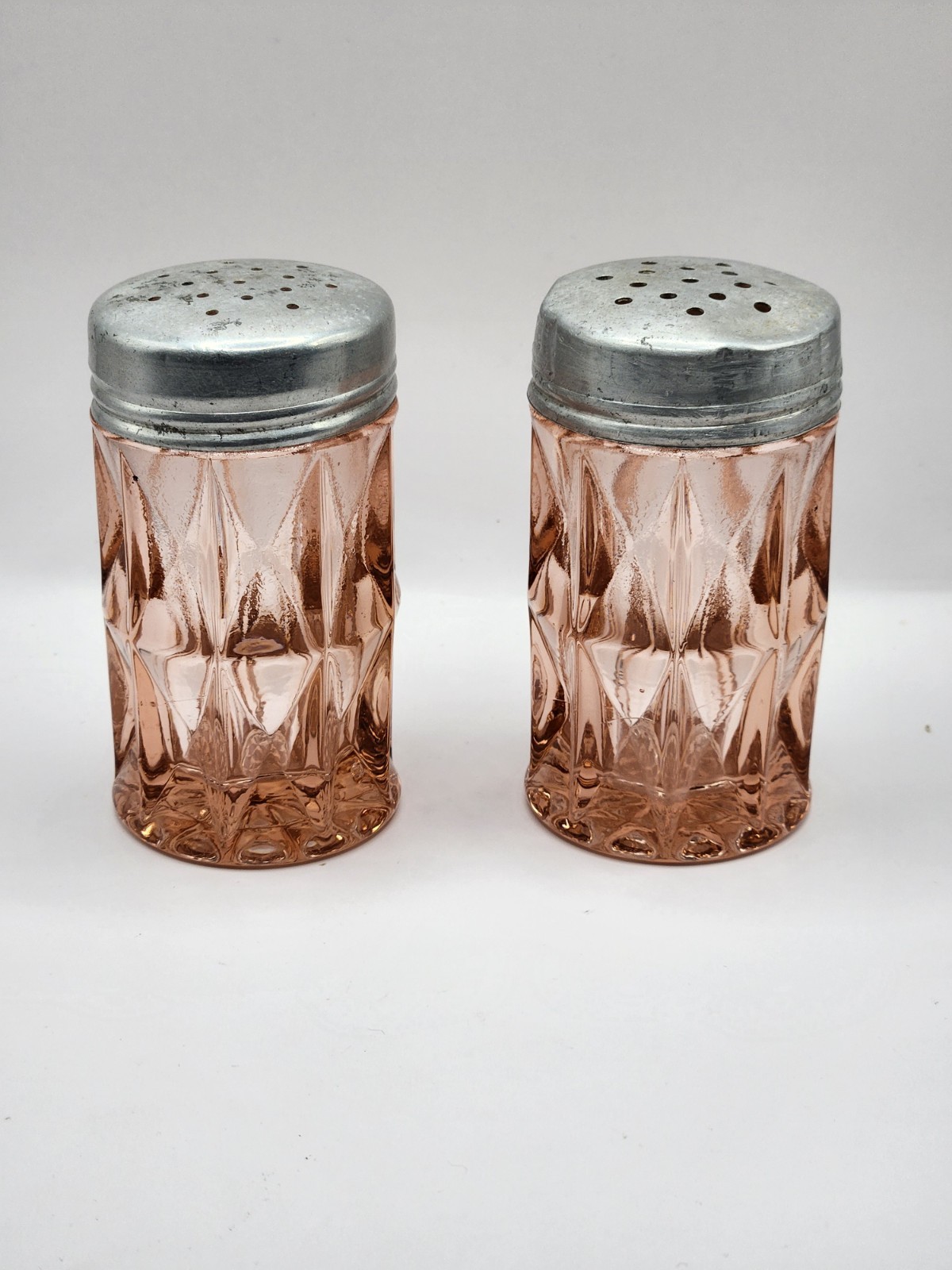 Windsor Diamond Pink Depression Glass Salt/Pepper Shakers Jeanette Glass