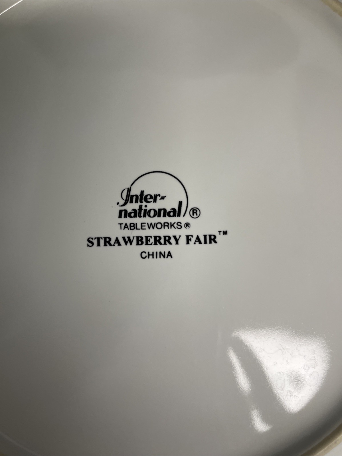 International Tableworks Stoneware STRAWBERRY FAIR Dinner Plate(s) 11″