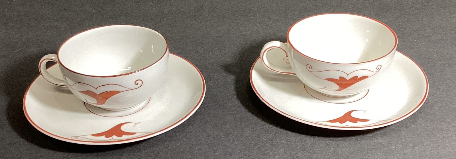 2 FREIBERGER Red Dragon porzellan Porcelain Demi Tasse 2 Cups & 2Saucers Germany