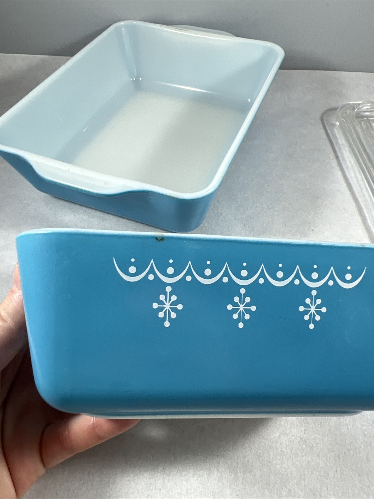 PYREX Snowflake Blue Garland 503 Dish 1 1/2 Qt Ribbed Glass Lid + 1 1/2 pt dish