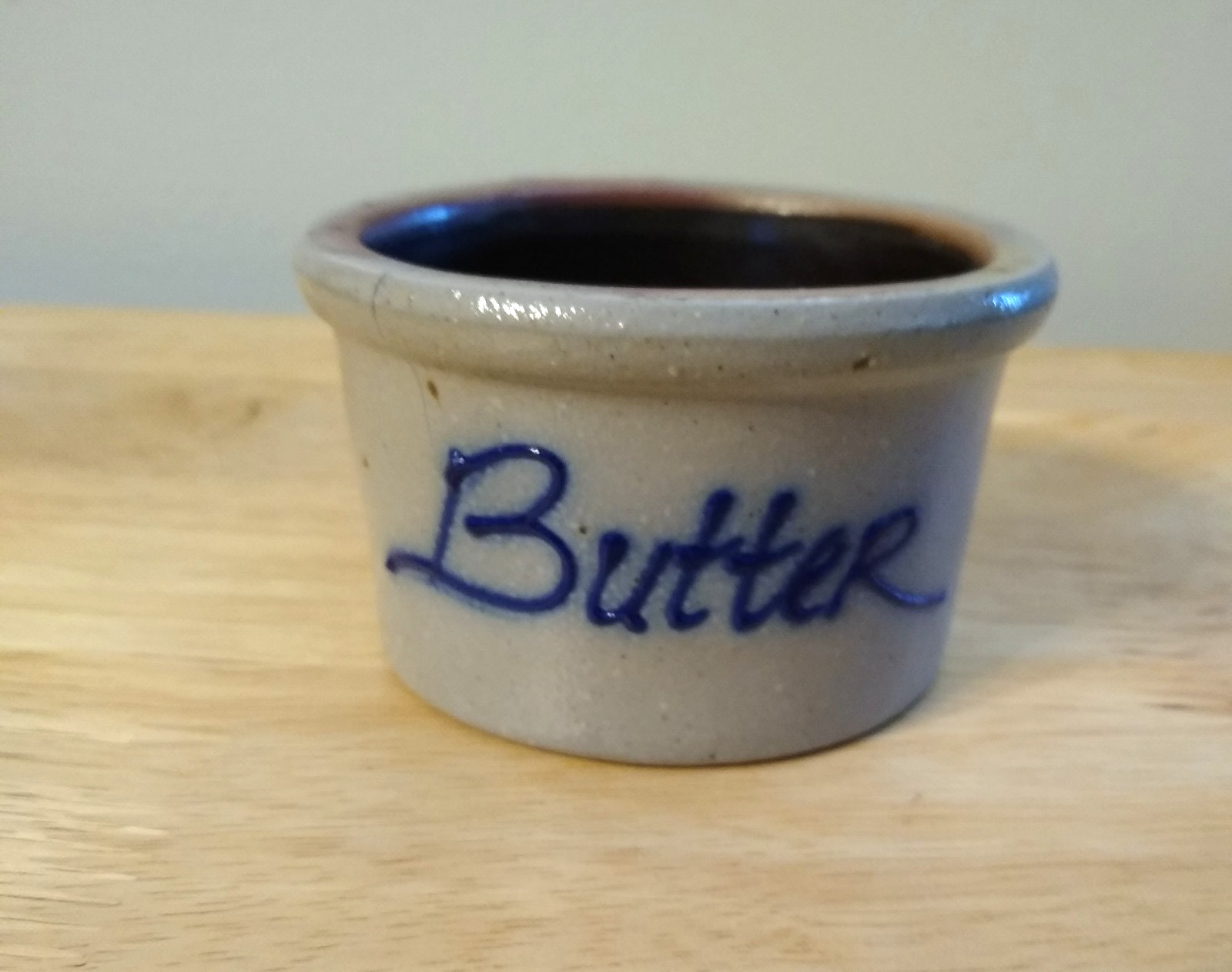 1997 – Salmon Falls Pottery – 2 1/4″ Tall – Butter Cup – Damaged