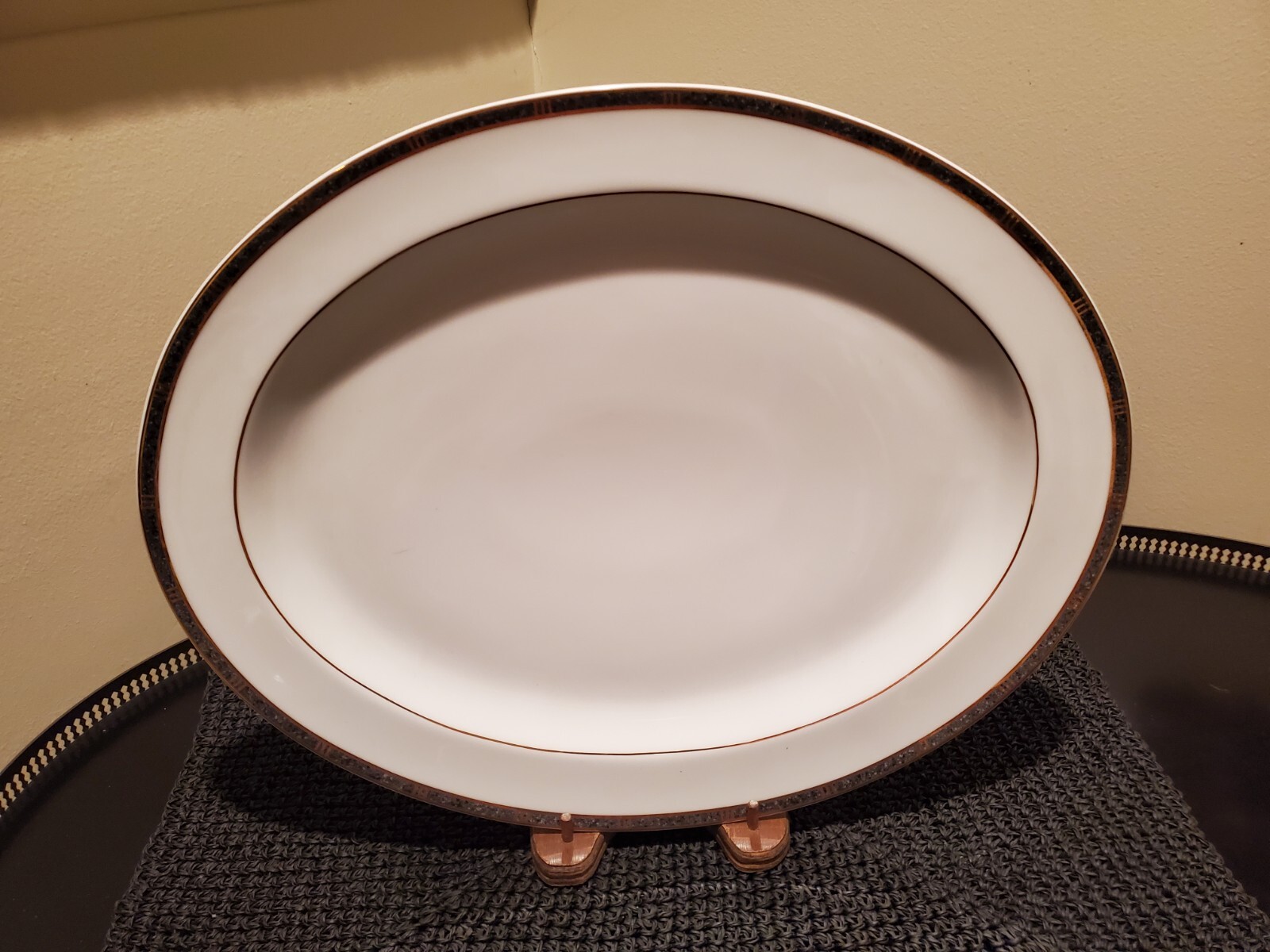 BERNARDAUD NEW ANTINEA ANTHRACITE OVAL 15 1/2 INCH PLATTER – LOVELY!!