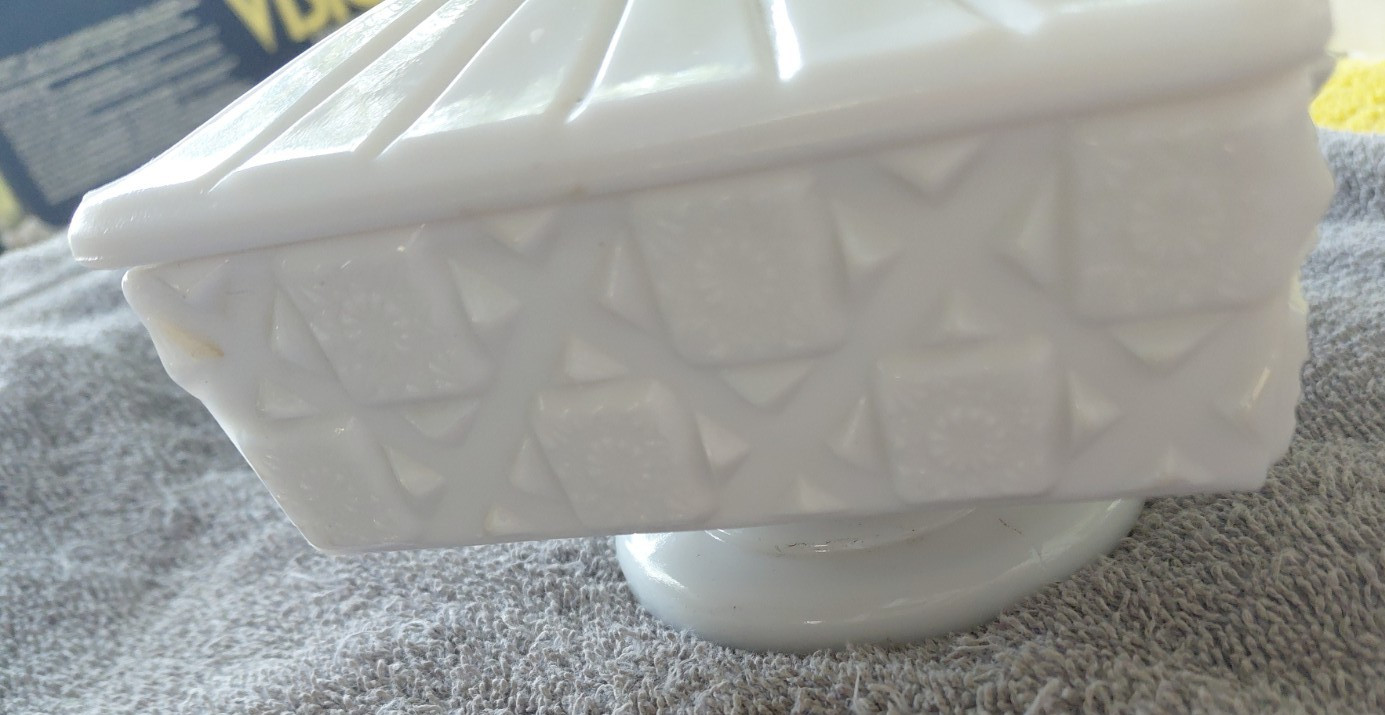 Vtg. Westmoreland Old Quilt Square Ftd. Covered Candy Milk Glass 5″