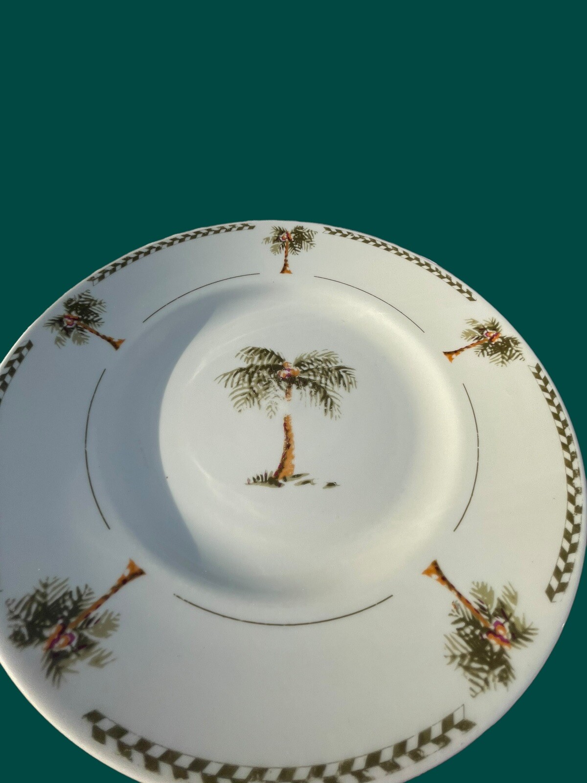 (4) GIBSON PALM BAY DINNER PLATE(S) Set PALMETTO TREE 11 1/4″ SEE PICTURE DETAIL