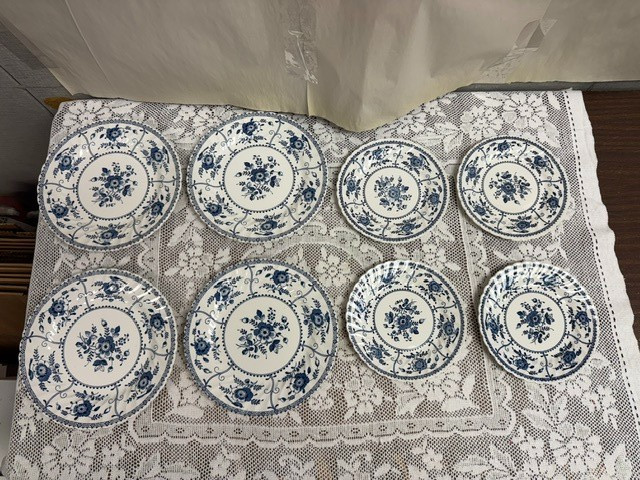 Johnson Brothers INDIES BLUE – 4 Luncheon Plates 8 5/8″ & 4 Dessert Plates 6 3/4