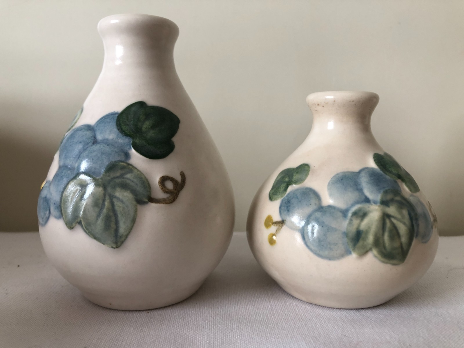 Vintage Metlox Poppytrail “Sculptured Grape” Dinnerware Lot 6 Pcs