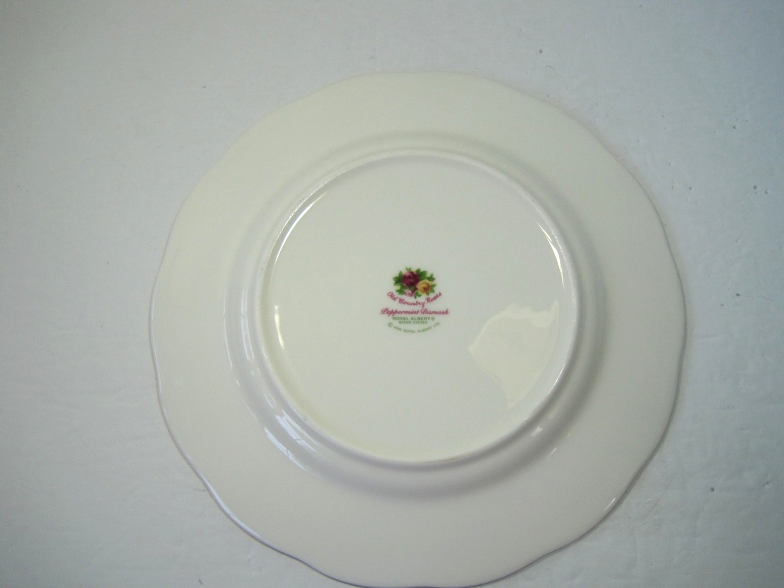 Royal Albert Bone Peppermint Dumask Salad Plates 8″ D Excellent