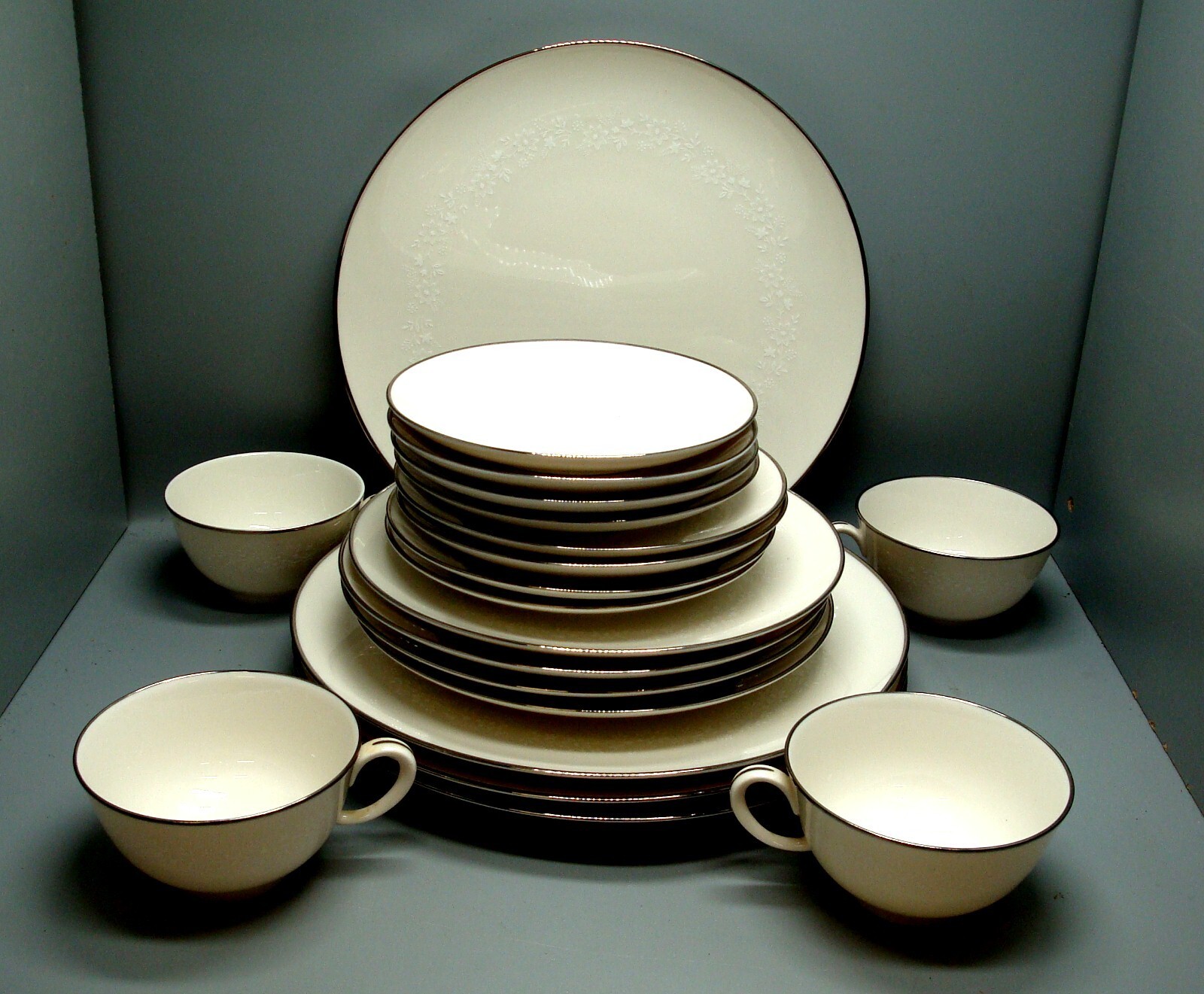 Noritake MONTBLANC 19 Piece Set FOUR PLACE SETTINGS (-1 Cup)