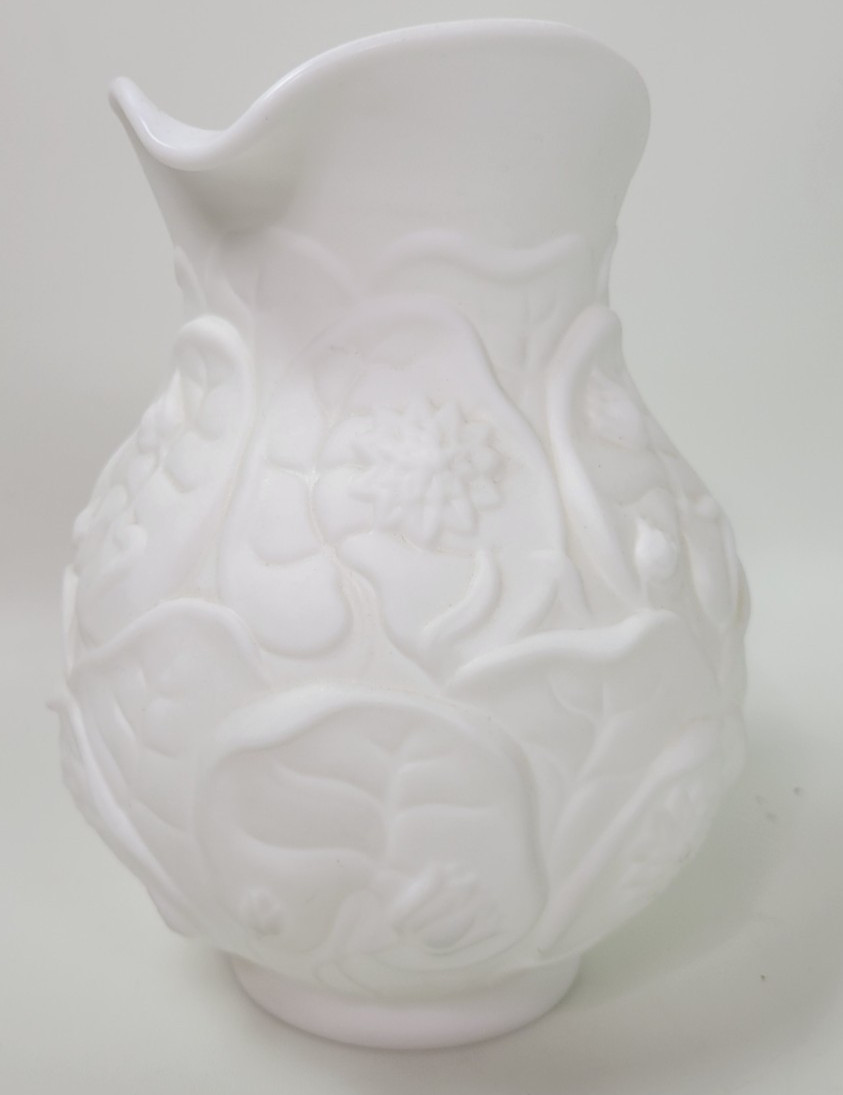Vintage Fenton Embossed Water Lily White Glass Pitcher 7″