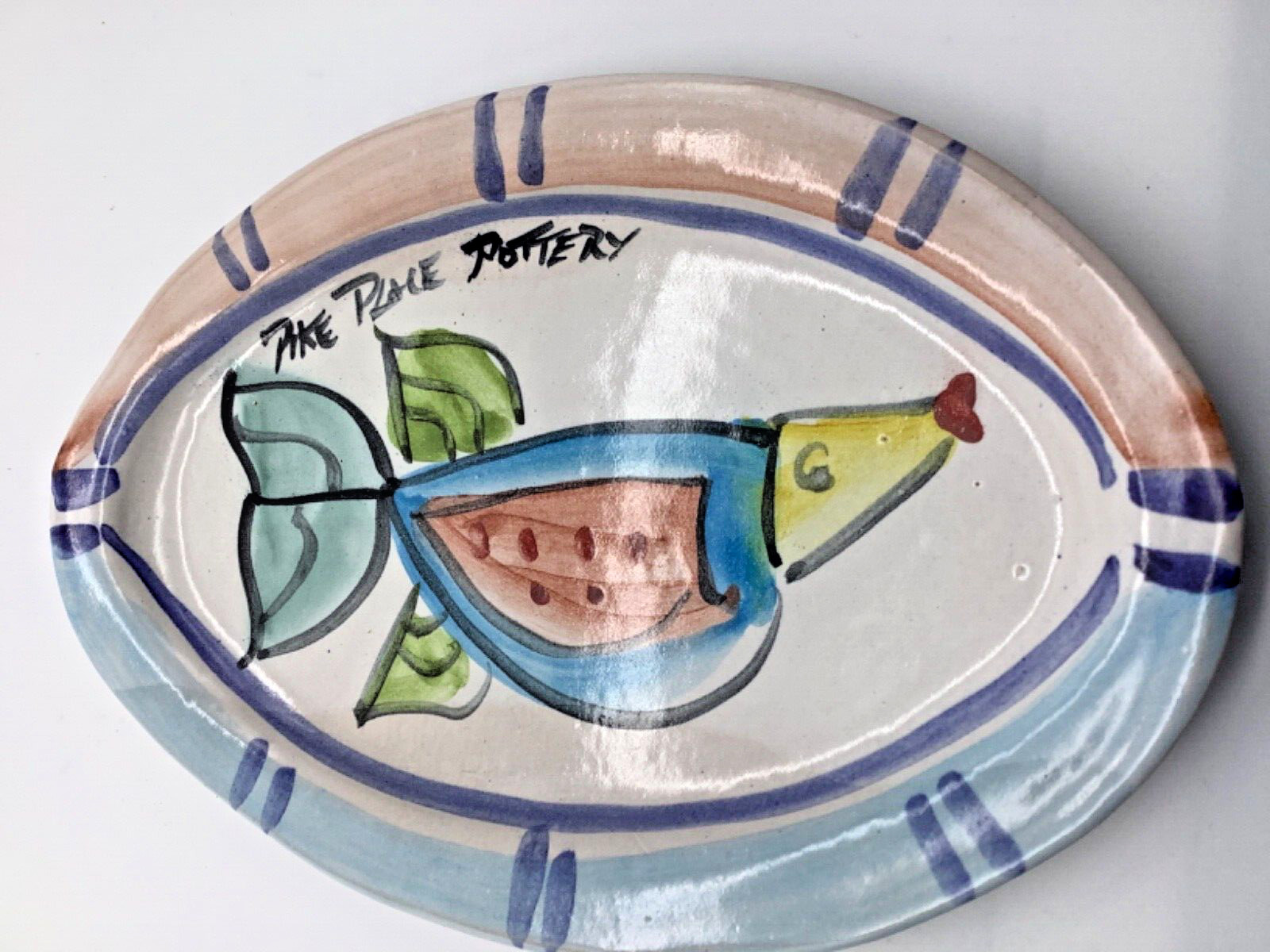 Art Pottery Pike Place Oval Fish Plate signed Lorna Smith, Seattle, 9.75” Long
