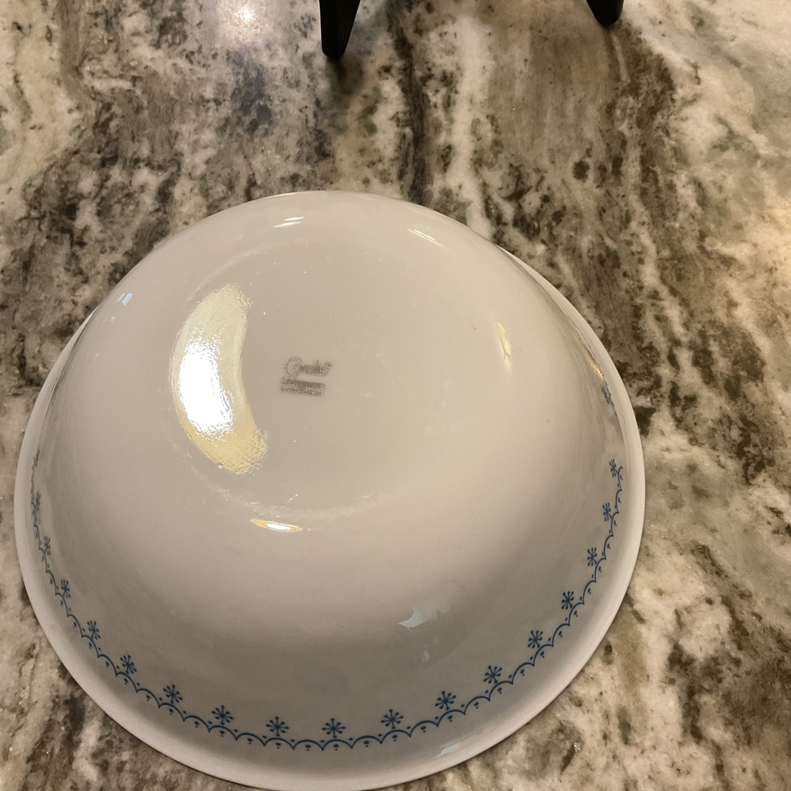 VTG Corelle Livingware Blue Snowflake Garland 8 1/2 Inch Vegetable Serving Bowl