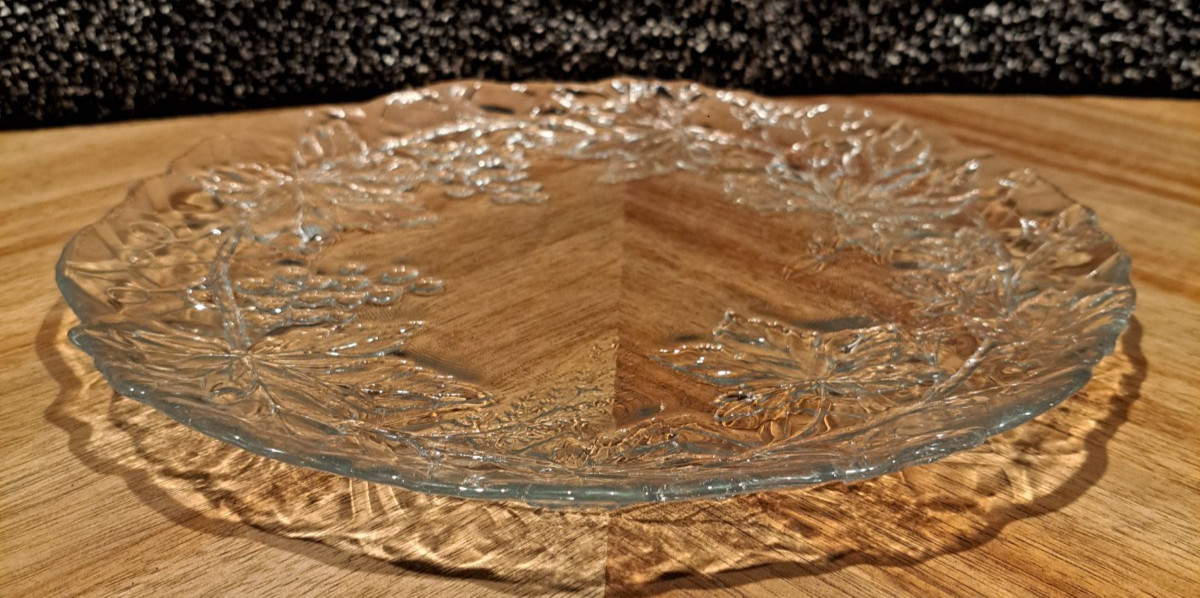Cristal D’Arques-Durand Mallory Grapes & Leaves Design 10.5″ Glass Dinner Plates