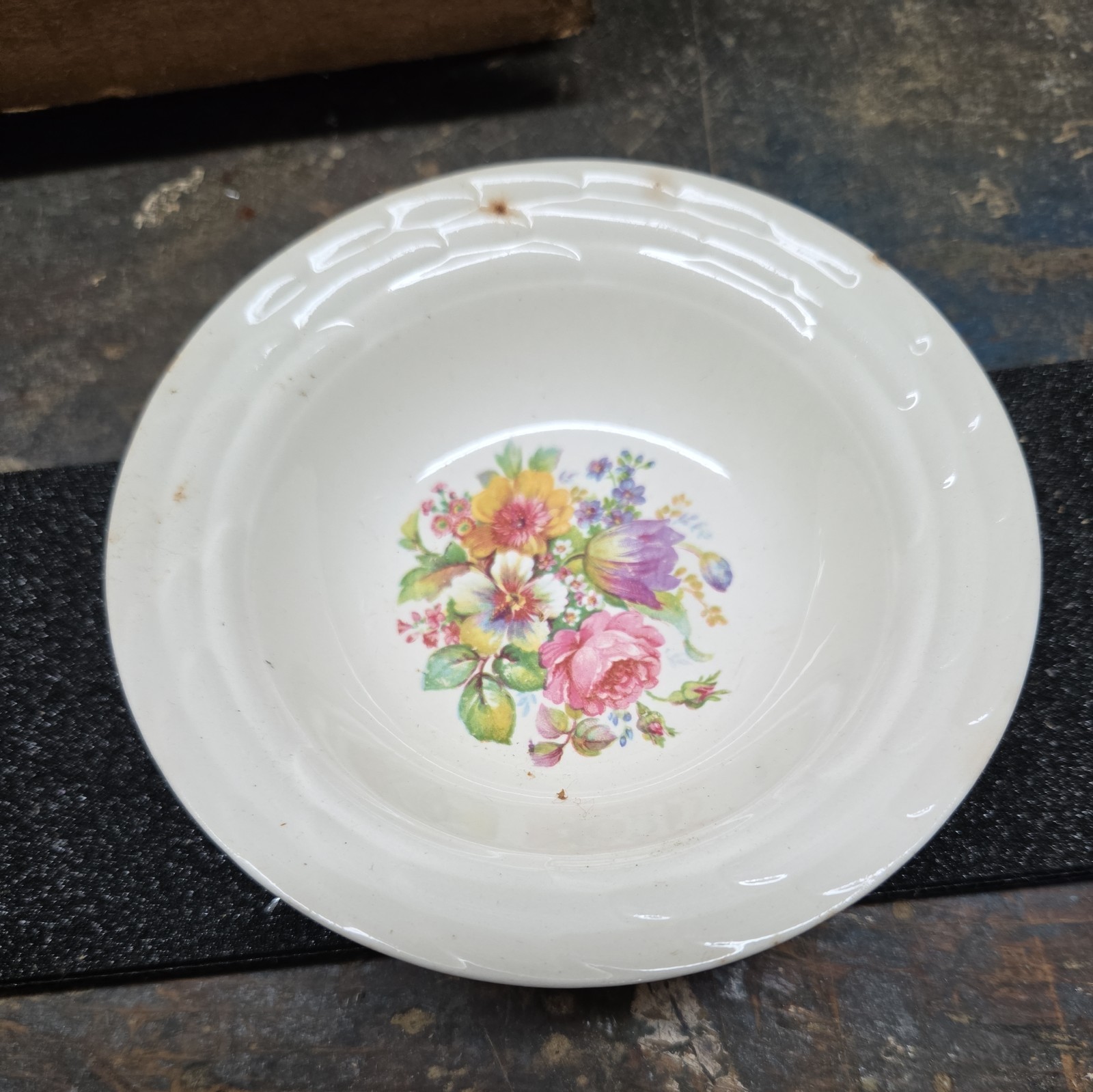 Vintag floral pattern 5” Saucers 5-piece set pre-owned