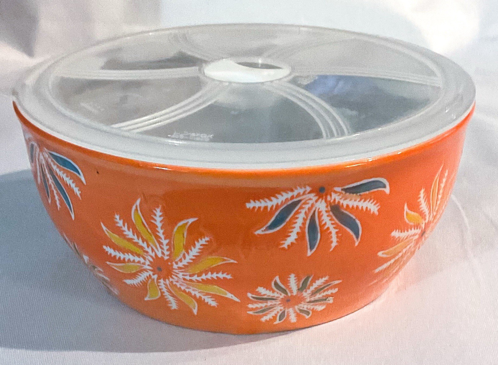 Yokohama Studio Hand Painted FLORAL Flower Power 7 1/4″ Ceramic Bowl Vented Lid