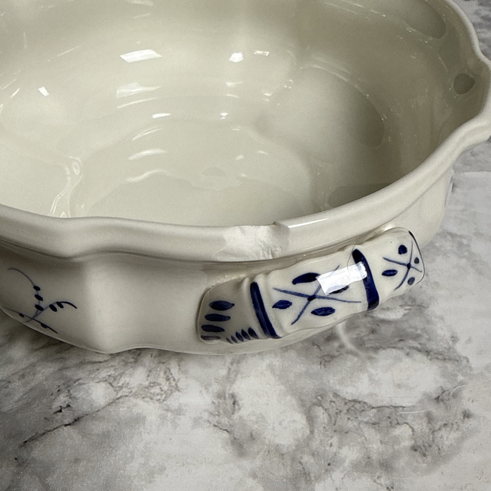 Villeroy Boch VIEUX SEPTFONTAINES Small Tureen Blue White Bee Butterfly Floral