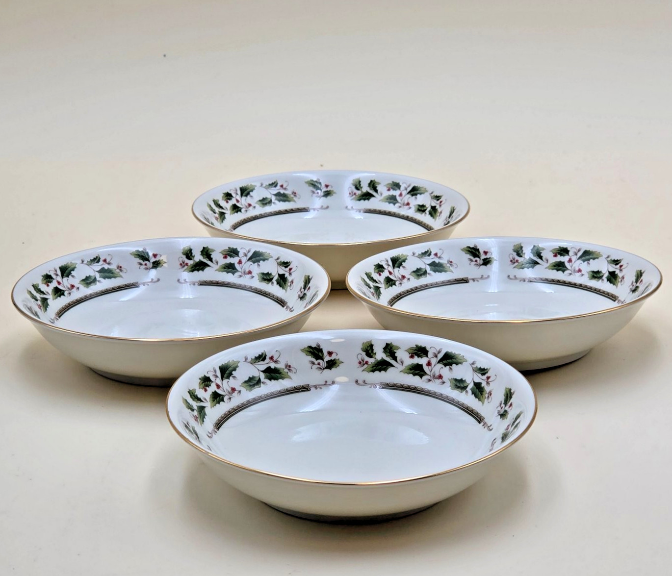 Royal Limited Holly Holiday 5.5″ Porcelain Fruit Bowls Set 4 Christmas Gold Trim