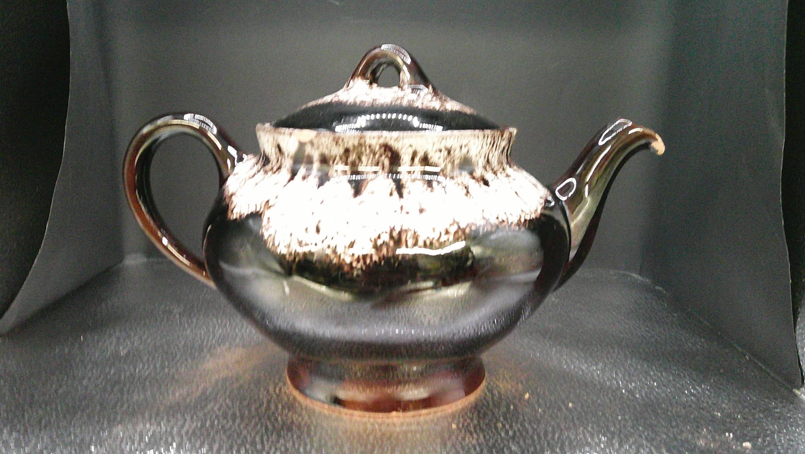 Vintage Royal Canadian Art Pottery Dripless Tea Pot Dark Brown&White Drip Glaze