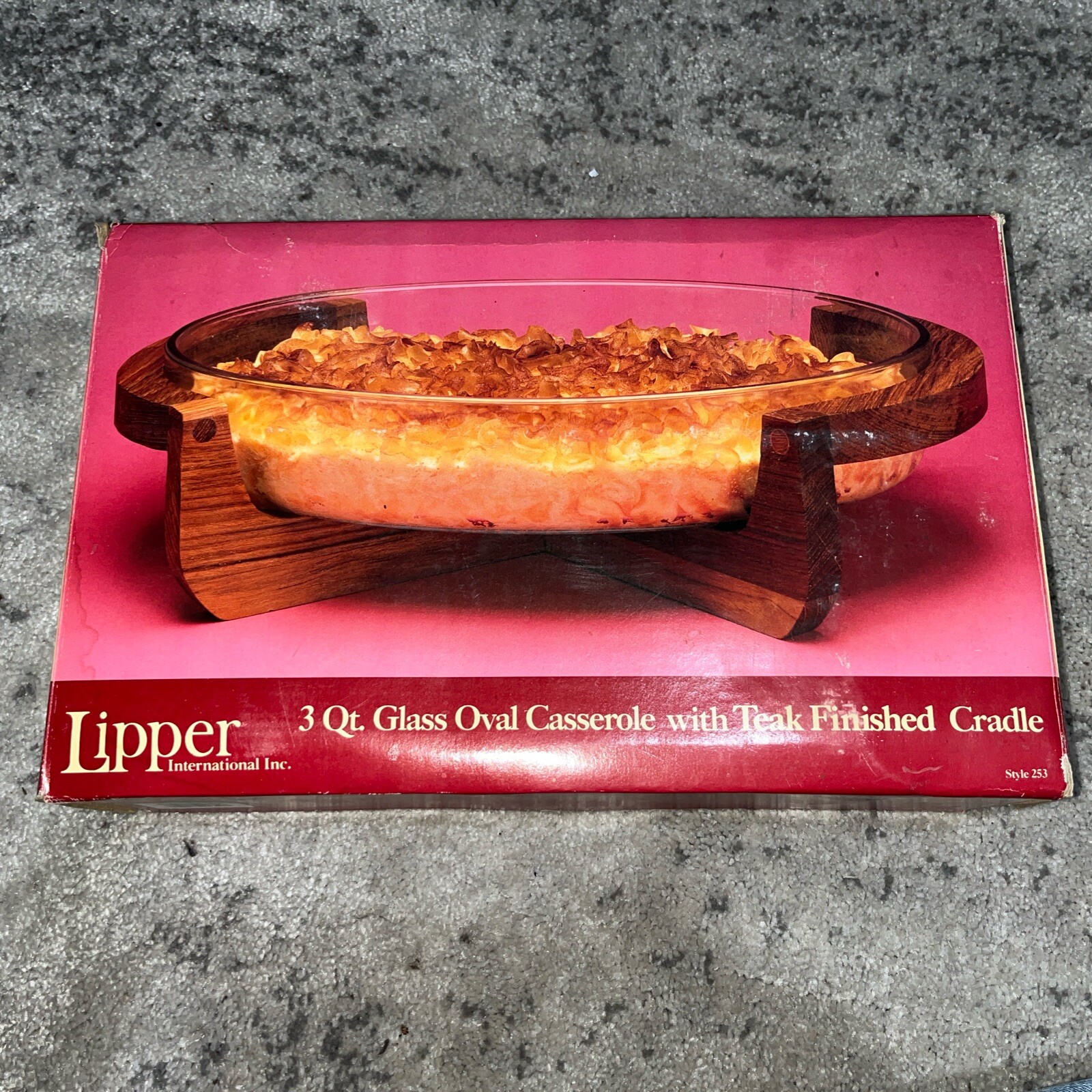 Lipper International 3 Qt Oval Casserole With Teak Finished Cradle