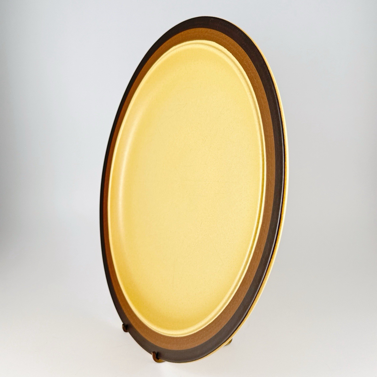 Kasuga Showa Stoneware Charger Serving Plate Arrow Springs Yellow Zuni Maize Vtg