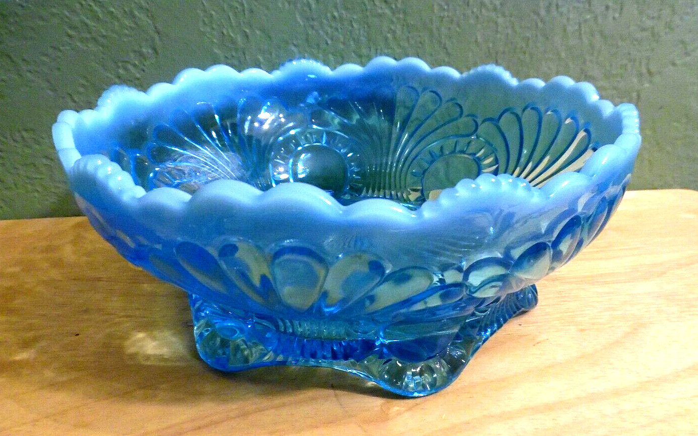 ANTQ 1905 EAPG JEFFERSON GLASS OPALESCENT BEADED FANS 9″ FTD VEGGIE SERVING BOWL