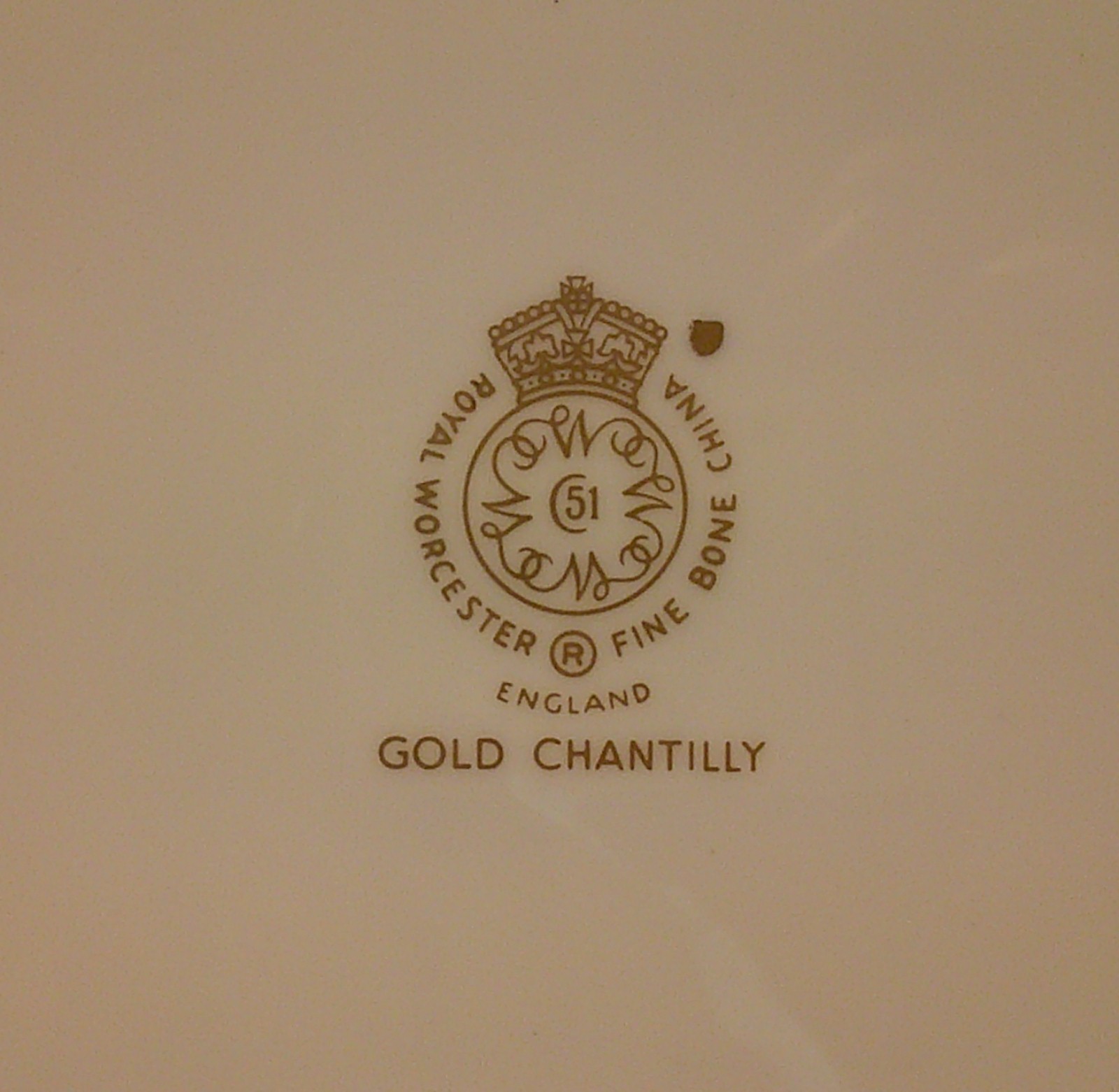 Royal Worcester GOLD CHANTILLY 20 Piece Set FOUR PLACE SETTINGS More Here