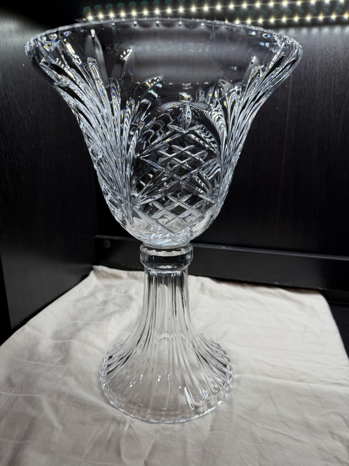 14″ TOWLE 24% Lead Crystal Footed Centerpiece Pedestal Bowl – Czech Republic