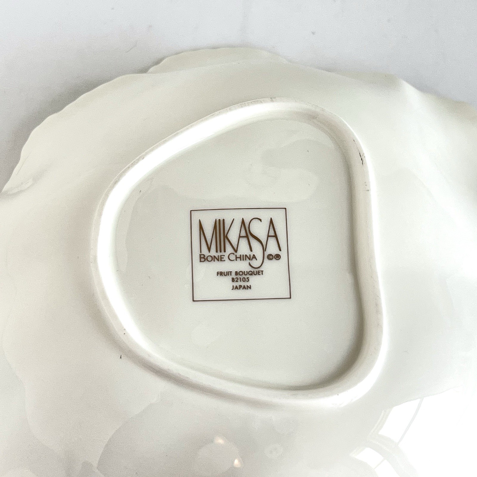 Mikasa Fruit Bouquet Bone China Blue W/Gold Berries Pattern Nappy Dish Japan