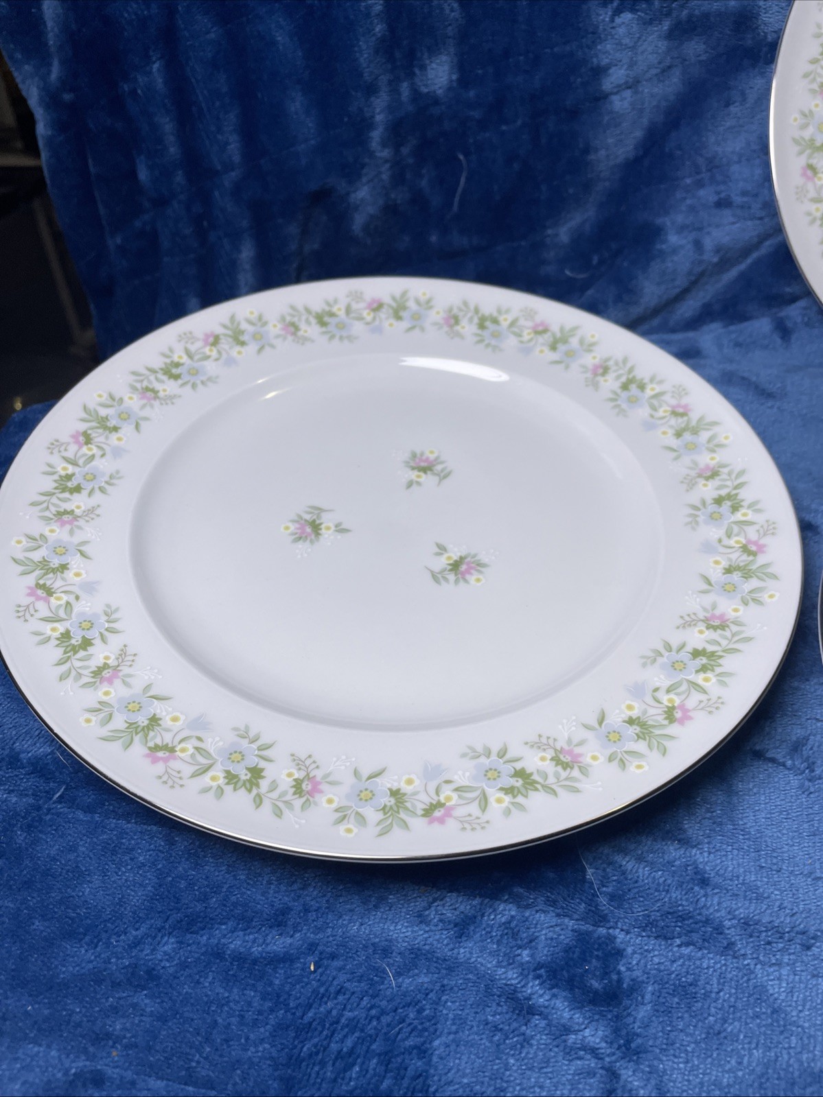 Johann Haviland Bavaria “Forever Spring” Set of 3 1 W/ Chip DinnerPlates, 10”