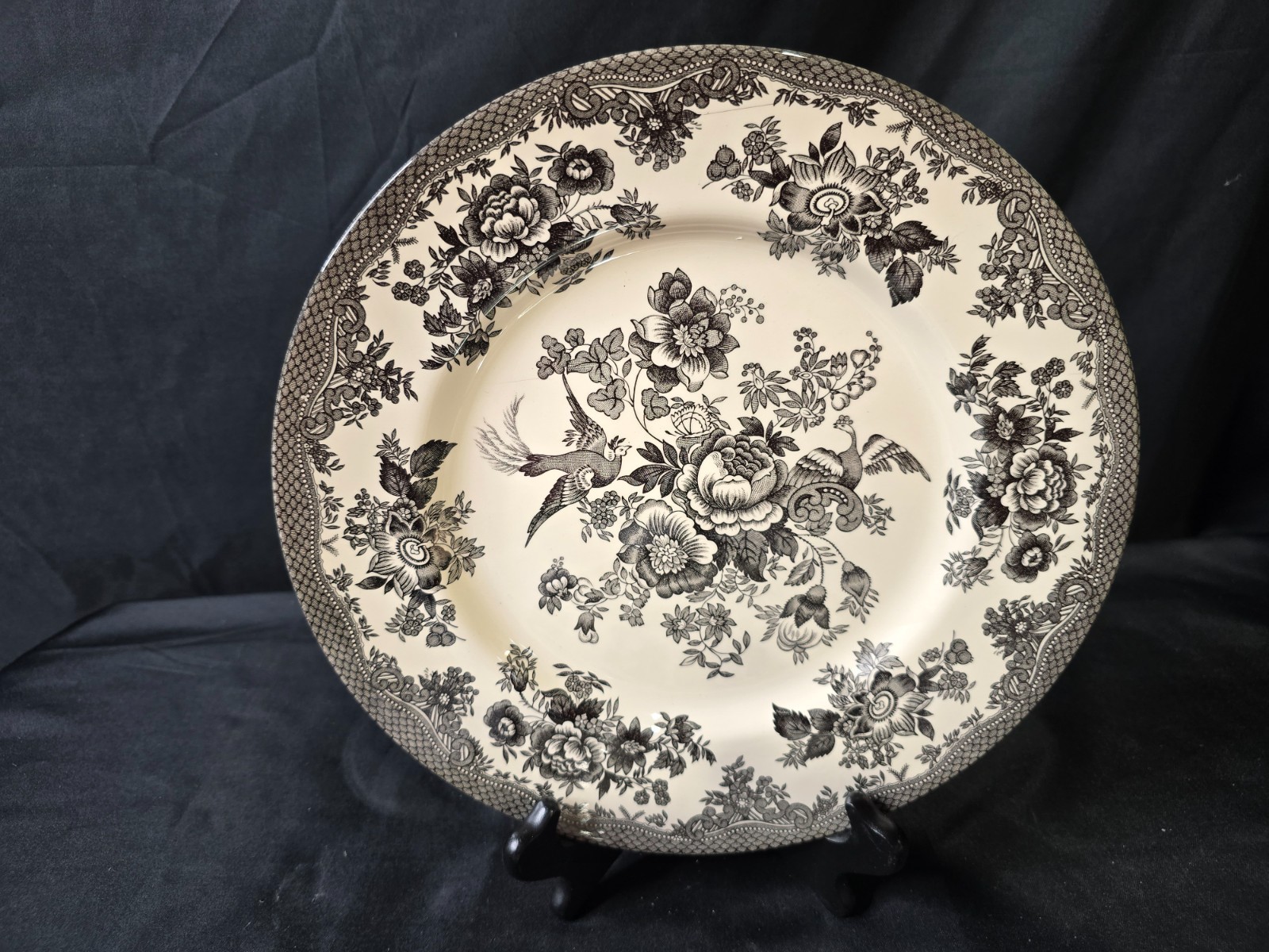 Royal Stafford Asiatic Pheasant Black Dinner Plate (S)