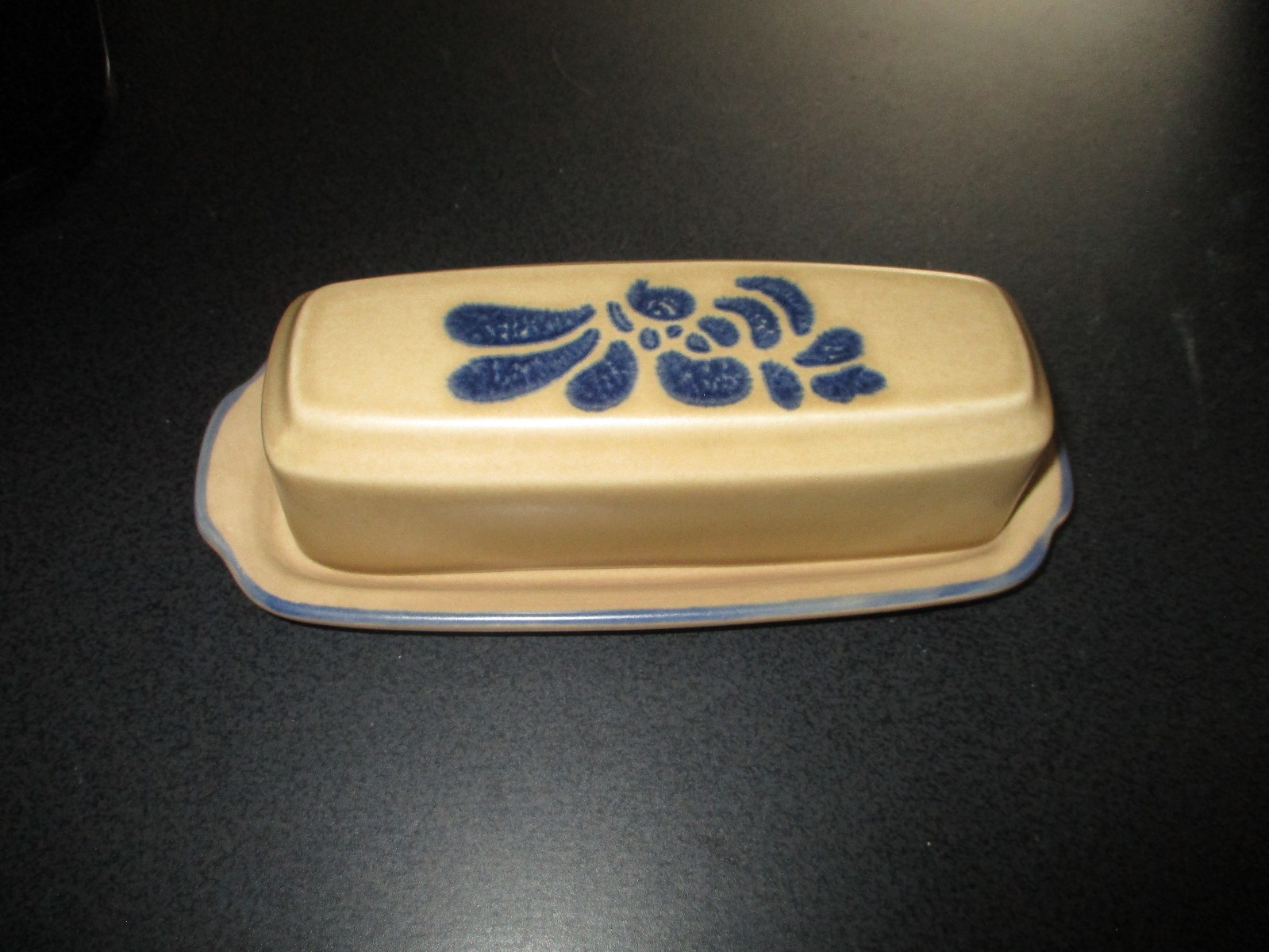 Pfaltzgraff Vintage Folk Art Butter Dish #028 with Lid Stoneware Tan & Blue USA