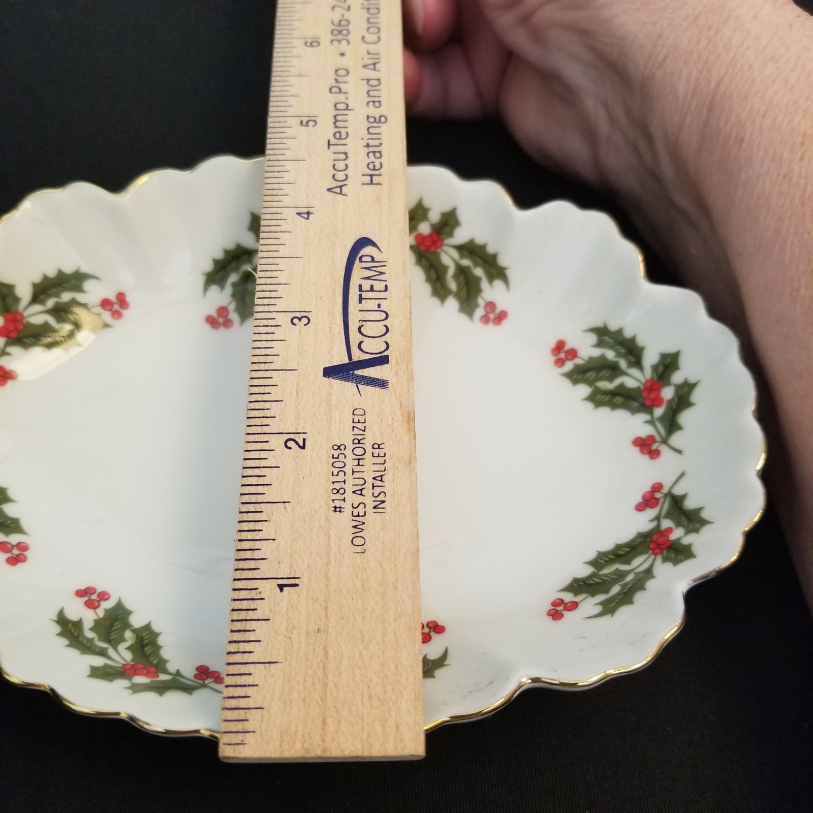 Japanese Porcelain Gold Trim Holiday Nut Bowl Christmas Holly Candy Dish Trinket