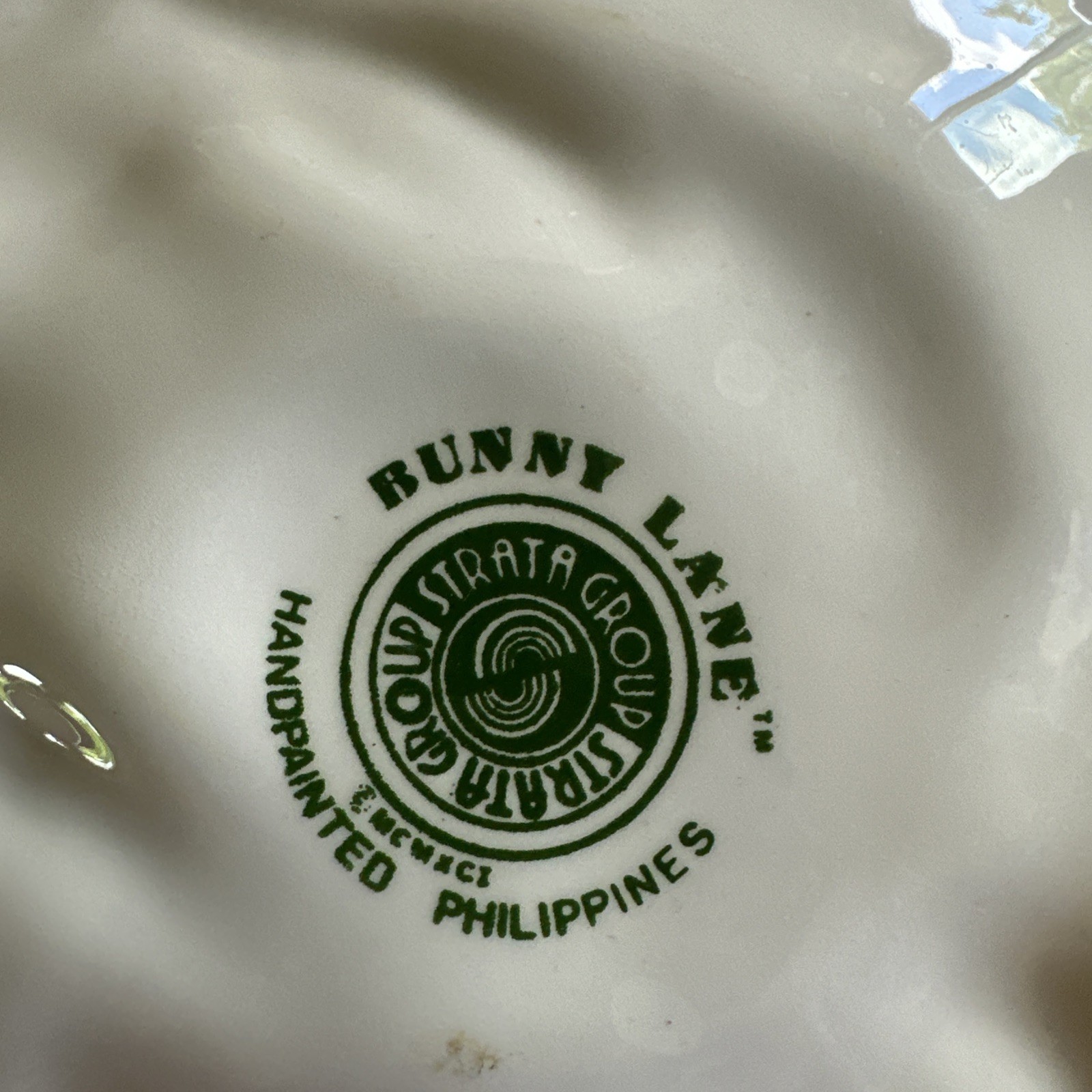 Vintage Strata Bunny Lane Deviled Egg Platter Green Cabbage Easter Rabbit