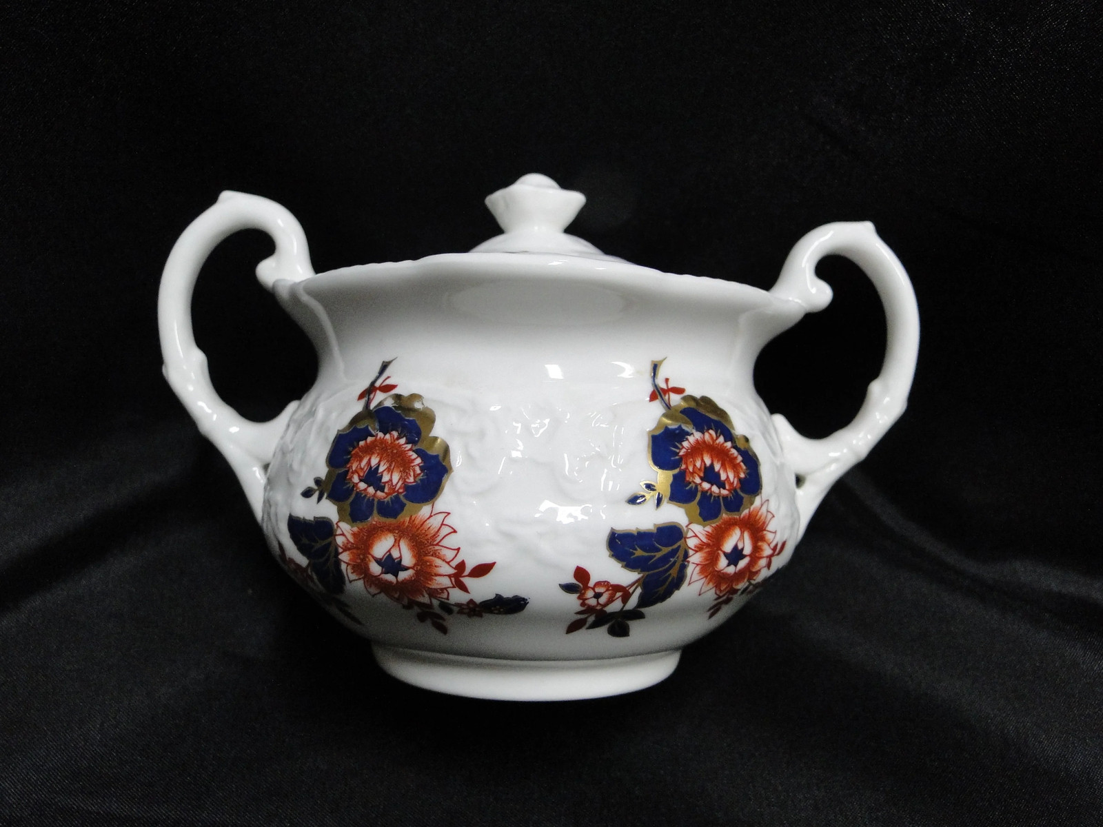 Coalport St Louis, White w/ Blue, Rust, Gold: Sugar Bowl & Lid, 3 3/4″ Tall