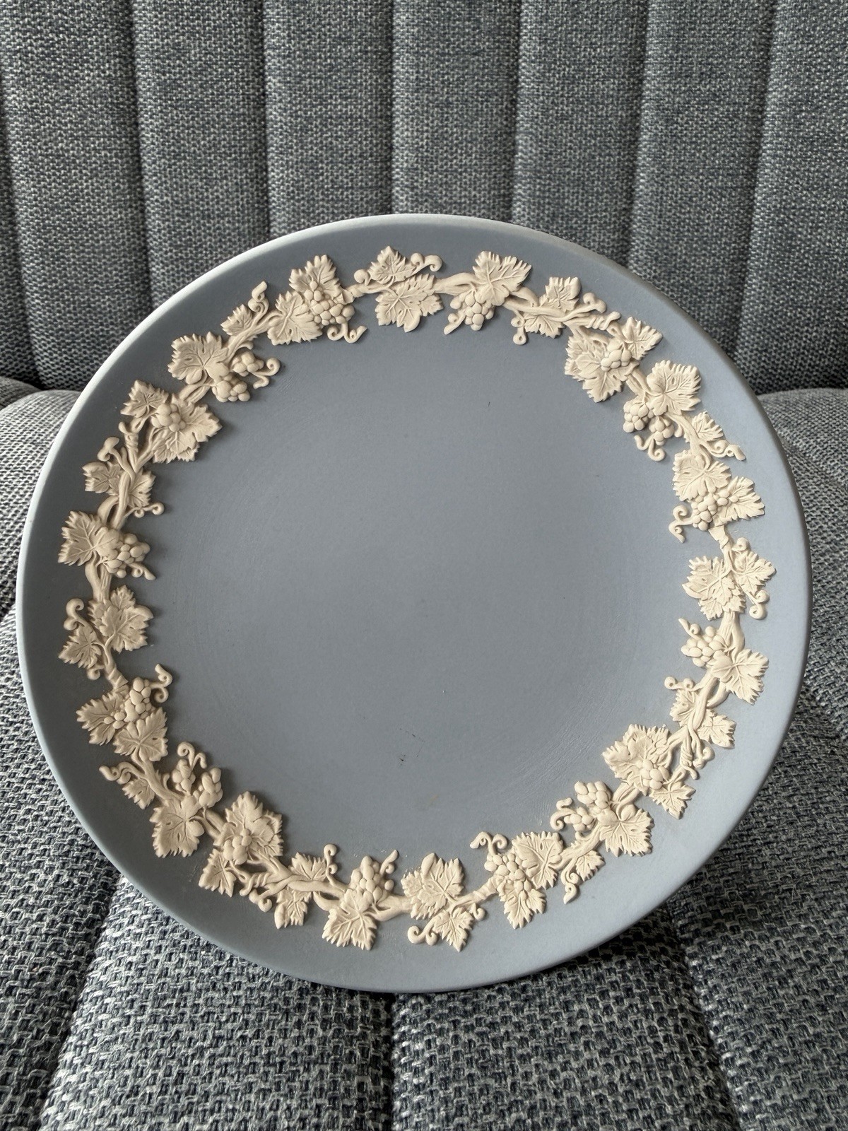 Vintage Wedgwood Jasperware Pedestal Cake Platter Grape Vine England 70s