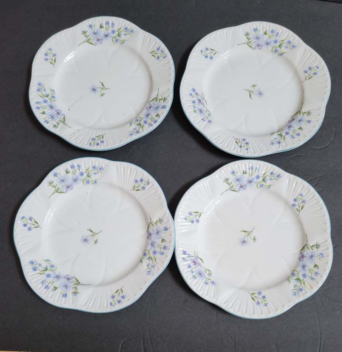 7 SHELLEY England BLUE ROCK Dainty Blue Flowers ~ 7″ Salad PLATES