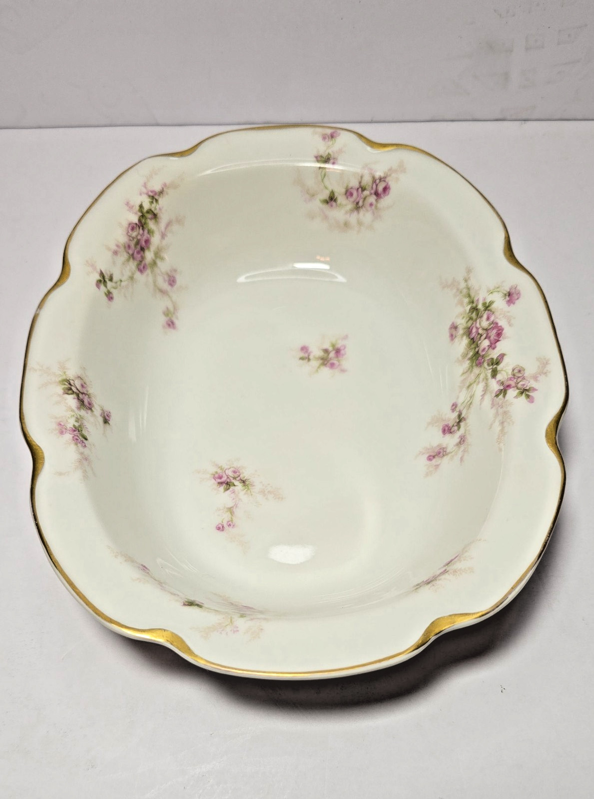 Haviland Limoges Oval Serving Bowl – Scalloped Edges – Gold Trim 9.25″ × 7.5″