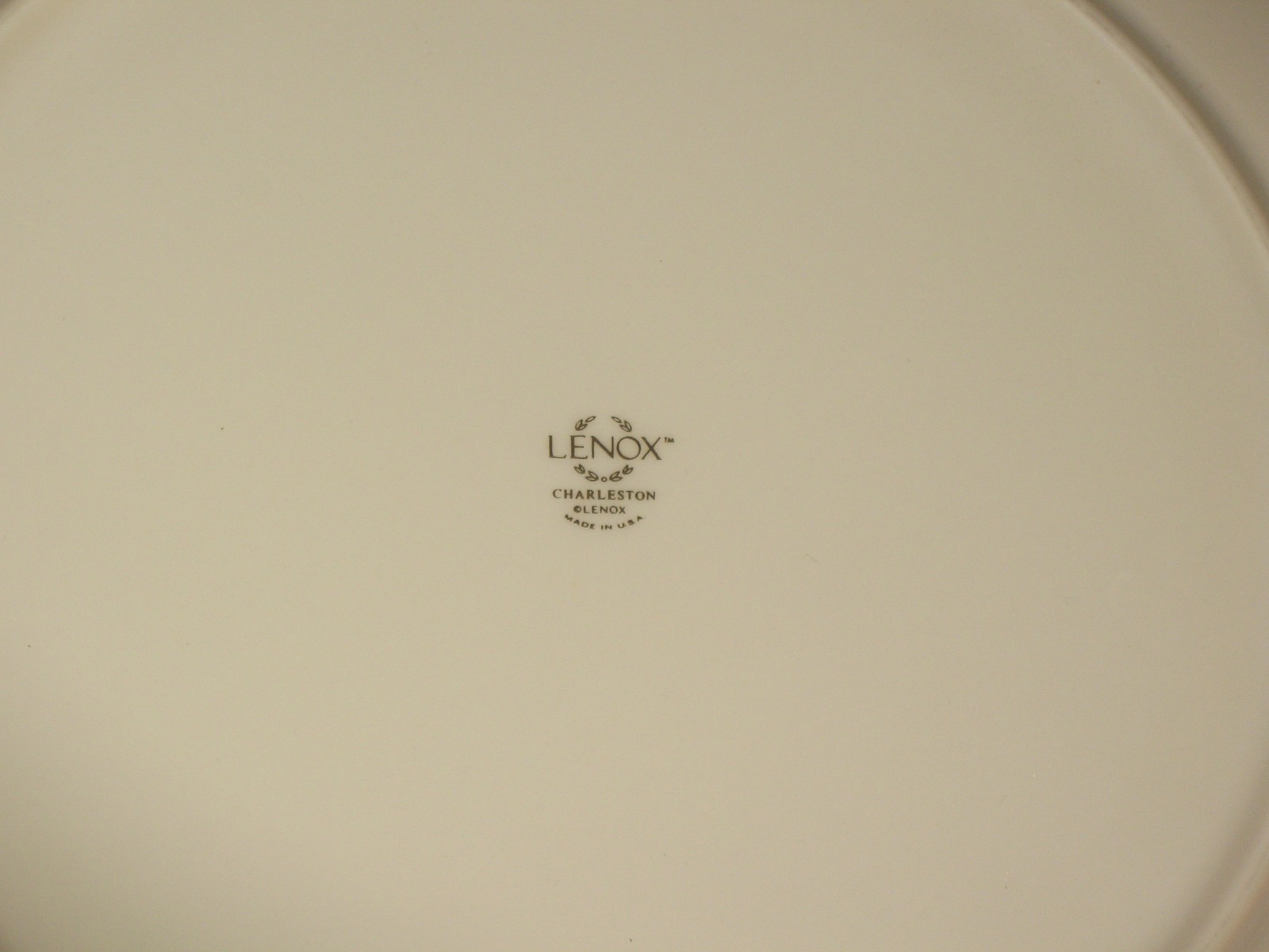 Lenox Charleston Large 11 3/4 inch Cake Plate