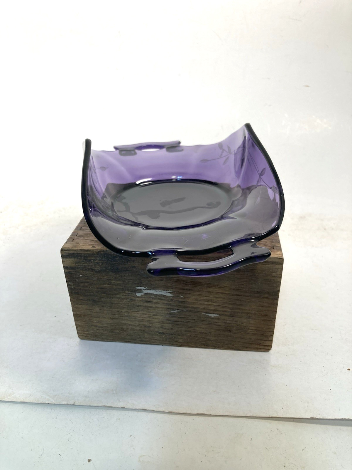 Vintage irradiated purple Glass candy Dish, Server, condiment, etched floral