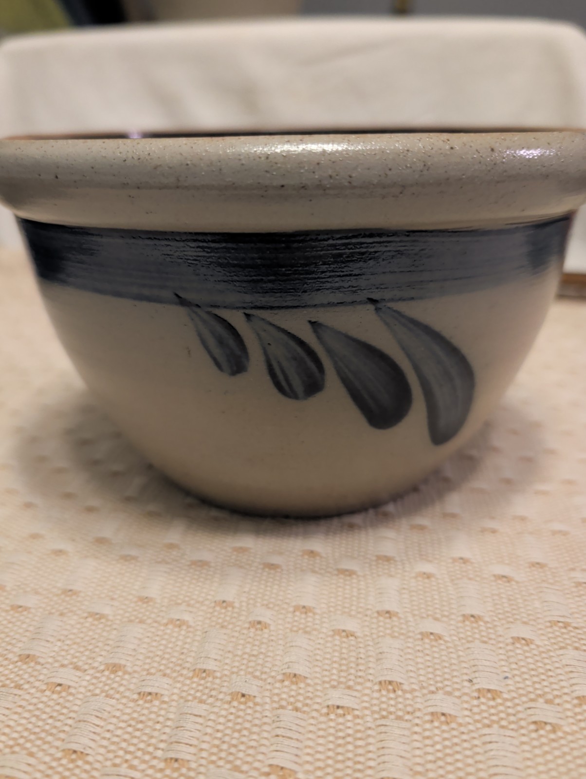 Rowe Pottery Works 4.5″ Salt-Glazed Blue Slip-Painted Leaf Motif Bowl