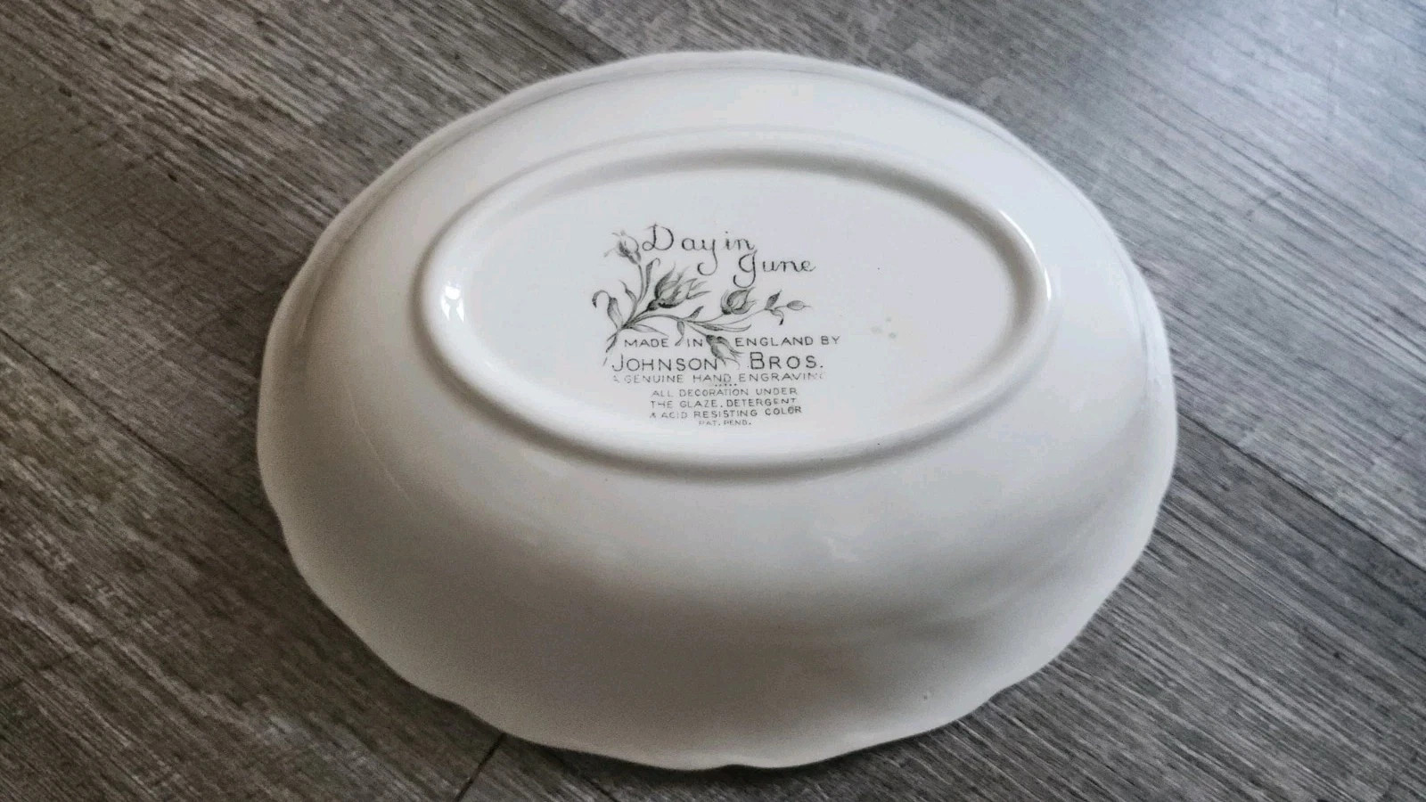 Johnson Brothers Day in June 8 3/4″ x 7″ Oval Serving bowl England