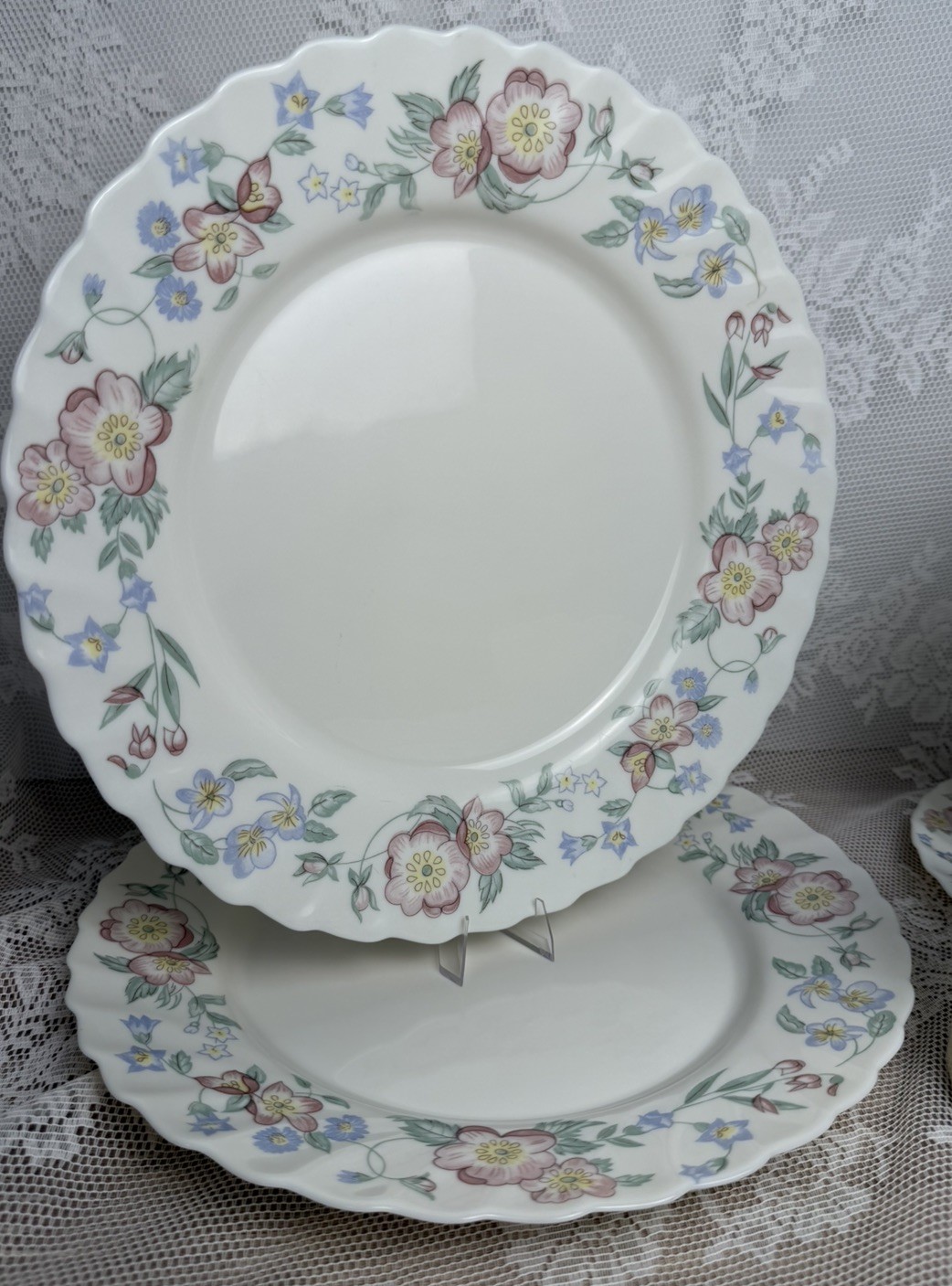 Vintage Arcopal France Champetre Floral Scalloped 5 Pc Plates Mug Set