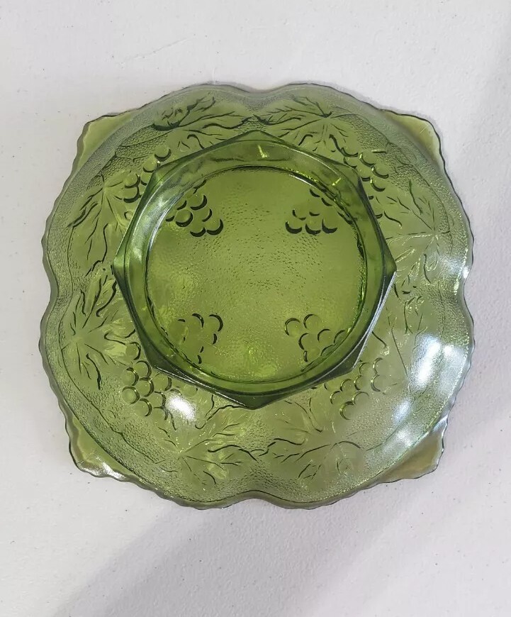 Anchor Hocking Olive Green Grape Harvest Patterned Pitcher & Squared Plate #372
