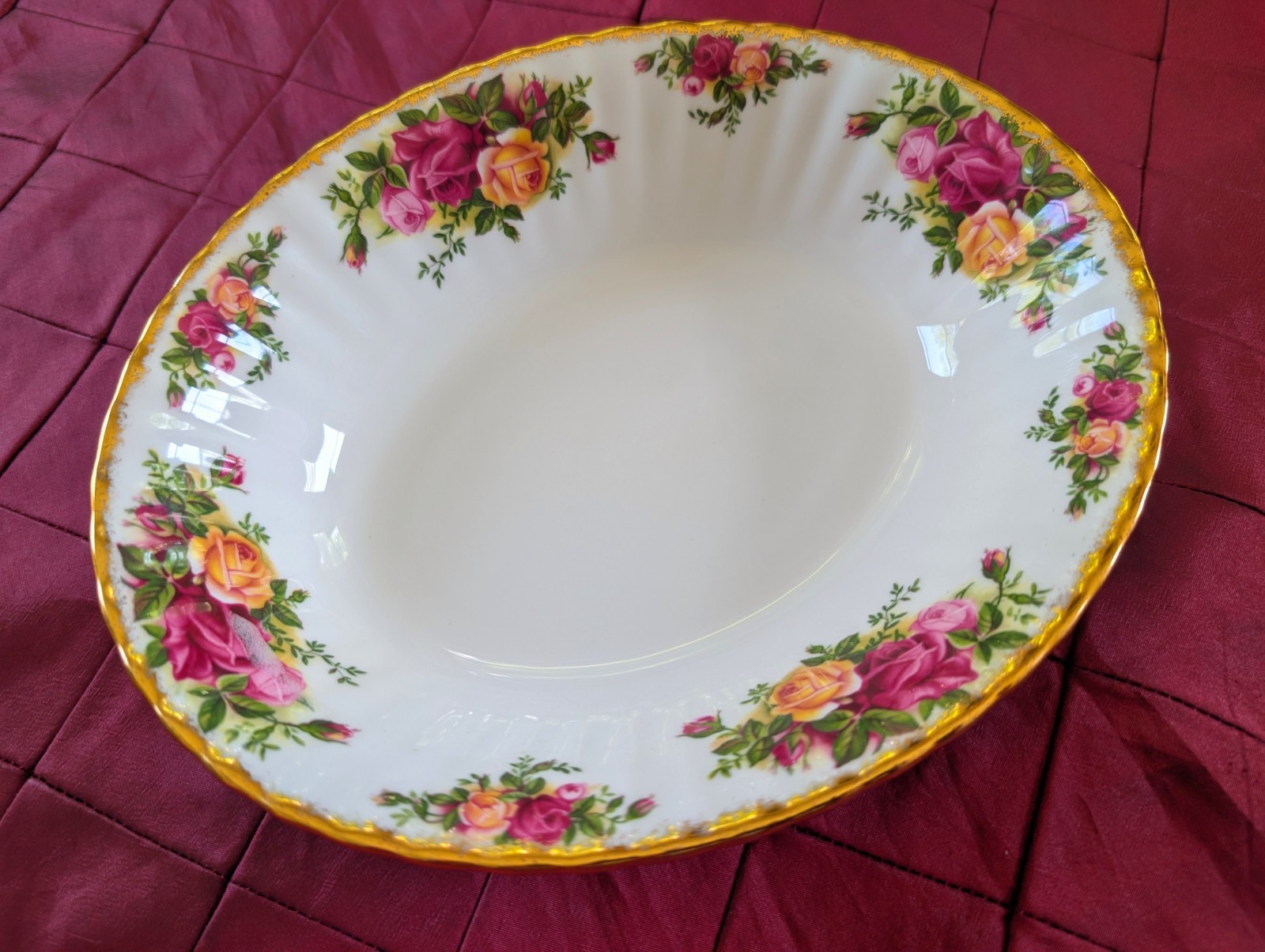 Perfect 1962 Royal Albert Old Country Roses 9″ Oval Vegetable Serving Bowl Dish