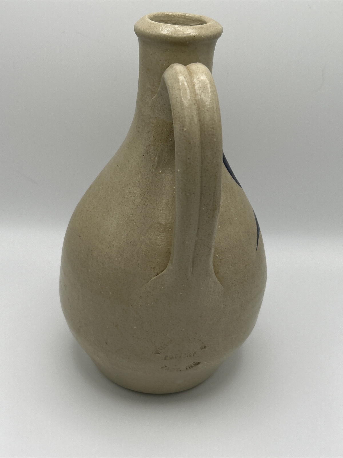 Williamsburg Pottery 7″ Cobalt Tan Gray Salt Glaze Pitcher Vase Jug Blue Leaves