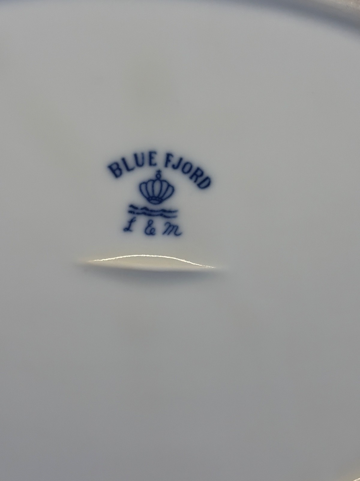 Vintage New LIPPER AND MANN BLUE FJORD OVAL SERVING Fluted BOWL 10 1/4″ x 7 7/8″