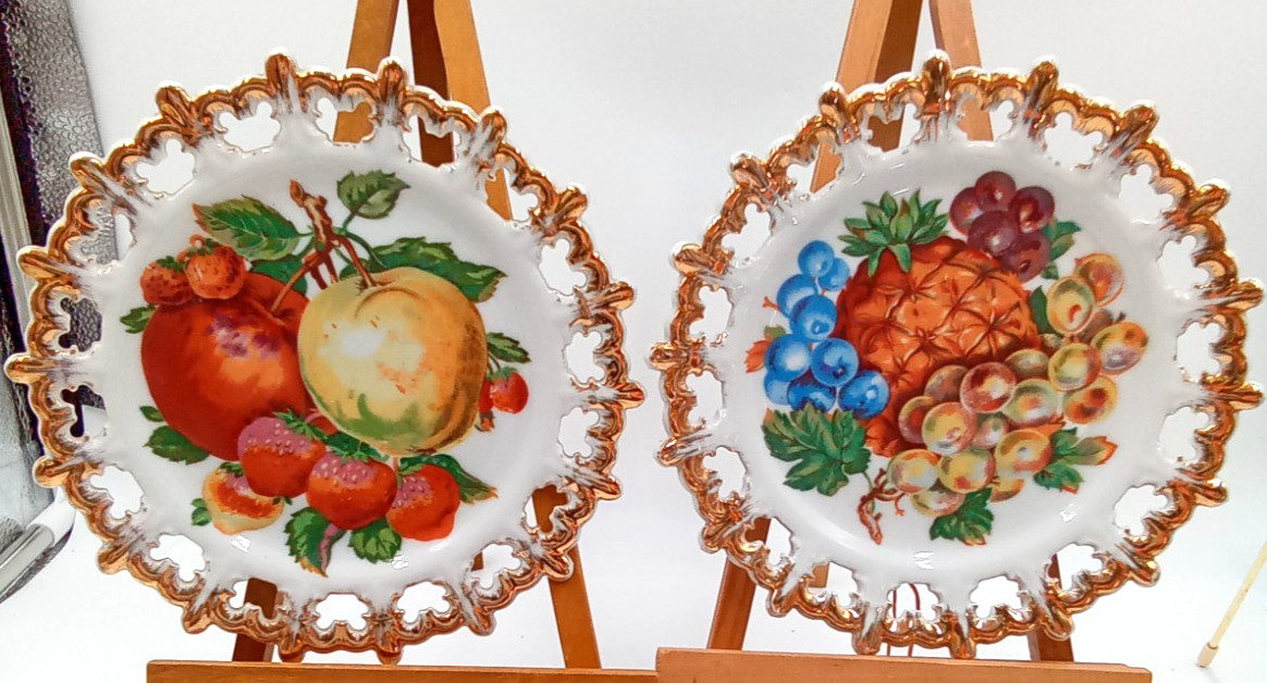 Brinns Fruit Wall Plates Decor Gold White Blue Red Vintage MCM Japan Set of 2